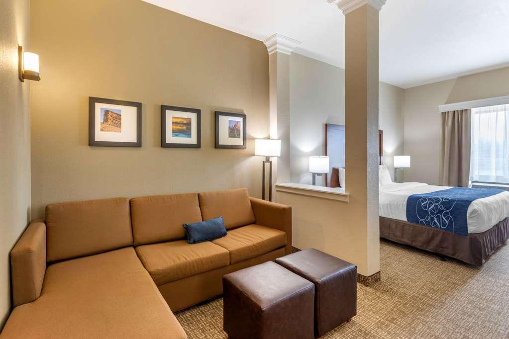 Mainstay Suites Near Denver Downtown Room photo